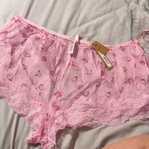 SKIMS Romance Lace Shorts Pink Heart Lace Trim Women's Sleep Shorts